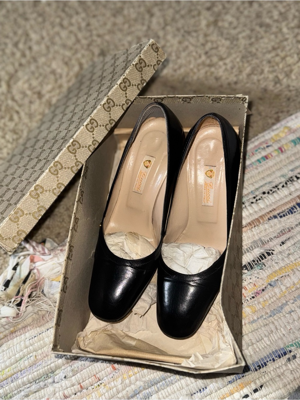Vintage Gucci Black Leather Women's Pumps - Classic Designer Style